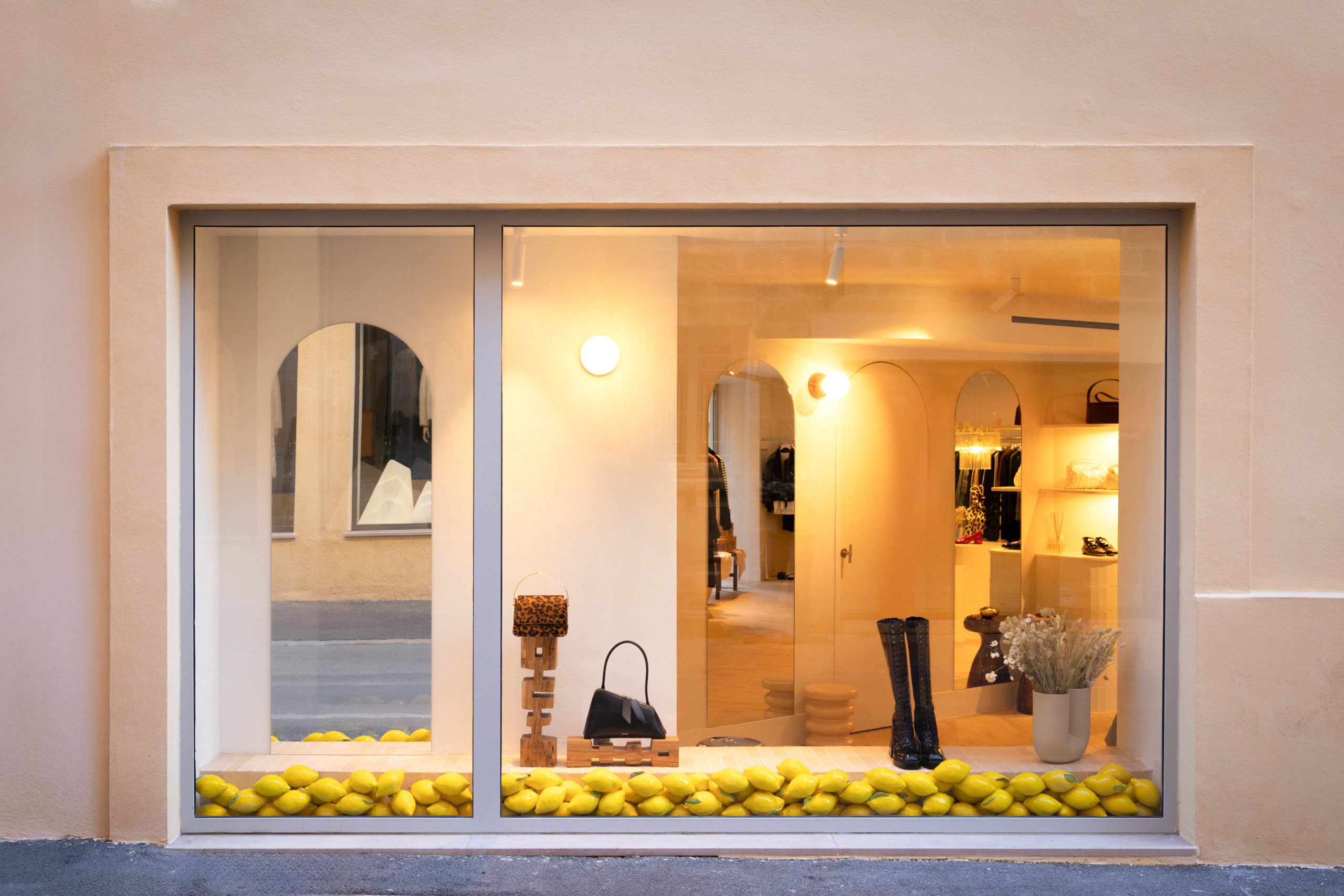 Zoom sur la vitrine de la boutique Citronnade située rue Papassaudi à Aix en Provence